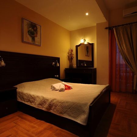 Pantheon Hotel & Suites Nerotriviá Oda fotoğraf