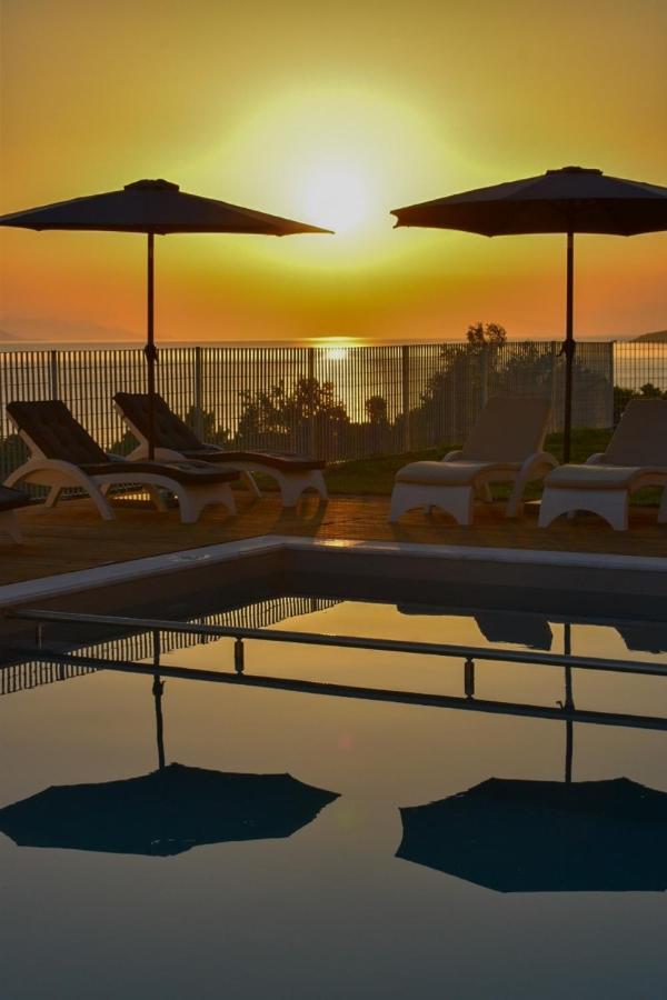 Pantheon Hotel & Suites Nerotriviá Dış mekan fotoğraf