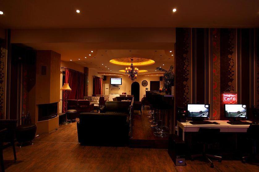 Pantheon Hotel & Suites Nerotriviá Dış mekan fotoğraf