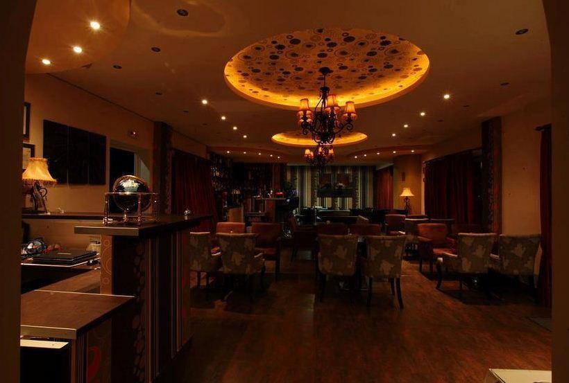 Pantheon Hotel & Suites Nerotriviá Dış mekan fotoğraf